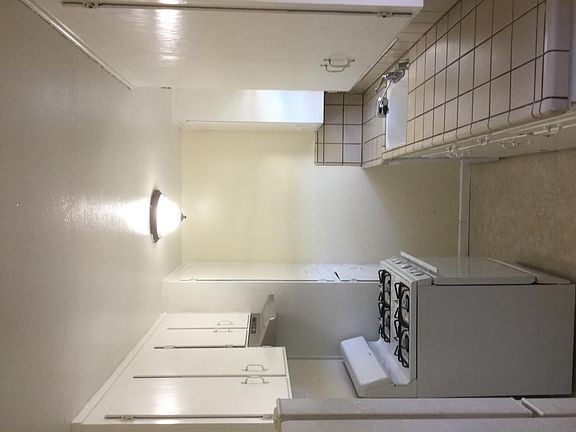 2nd image of 1066 Sherwood Ave