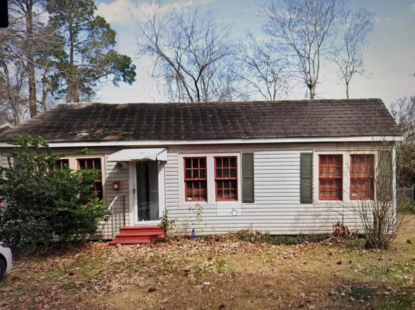 221 Bertheaud St W, Opelousas, LA 70570