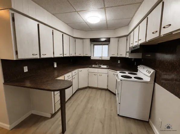 81 Main St, 81 Main St #1R, Mexico, ME 04257