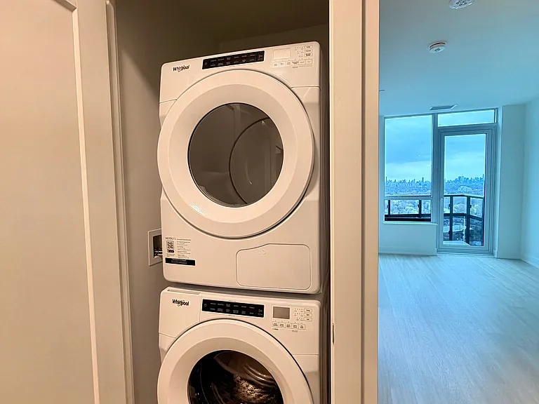 60 Central Park Dr #Penthouse 02 — Photo 15
