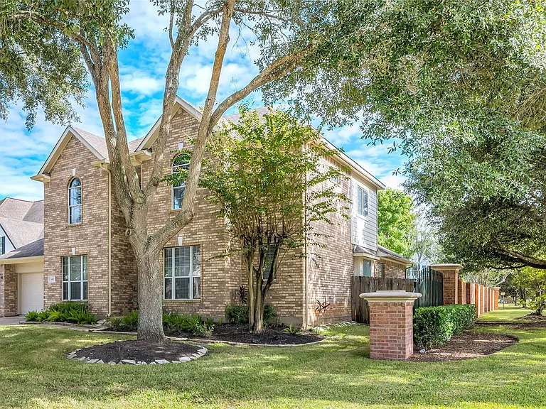 3402 Caloway Ct — Photo 31