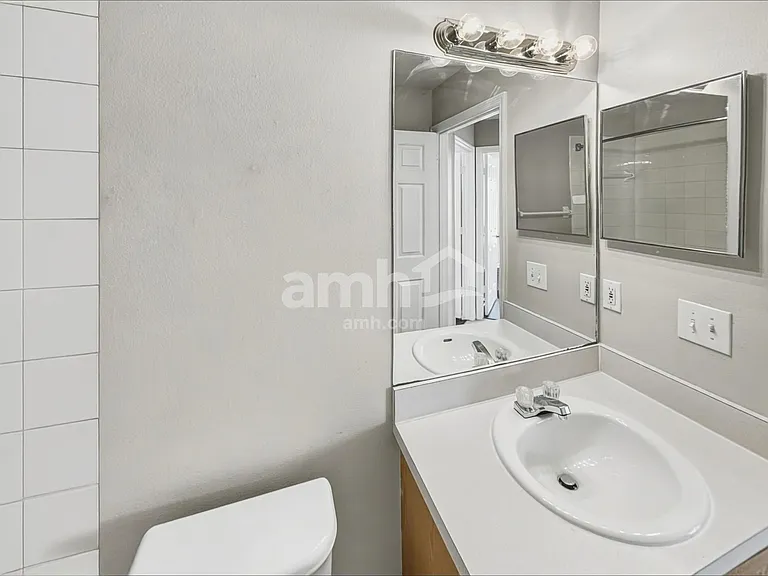 2423 Hybrid Dr — Photo 11