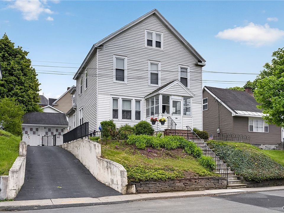 1st image of 109 1st St