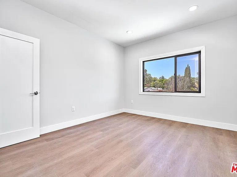 102 Marion Blvd — Photo 41
