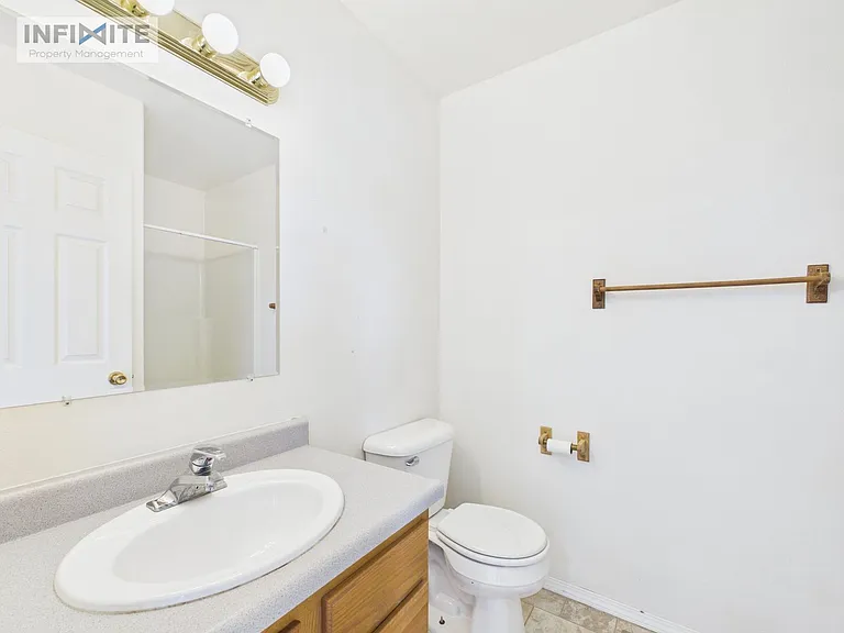 810 Mantle Dr #B — Photo 12