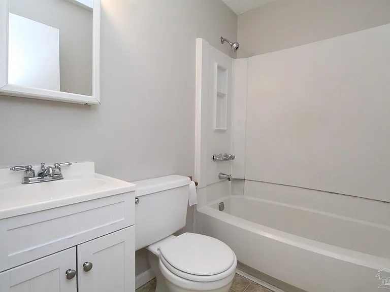 4630 Bellview Ave #B — Photo 16