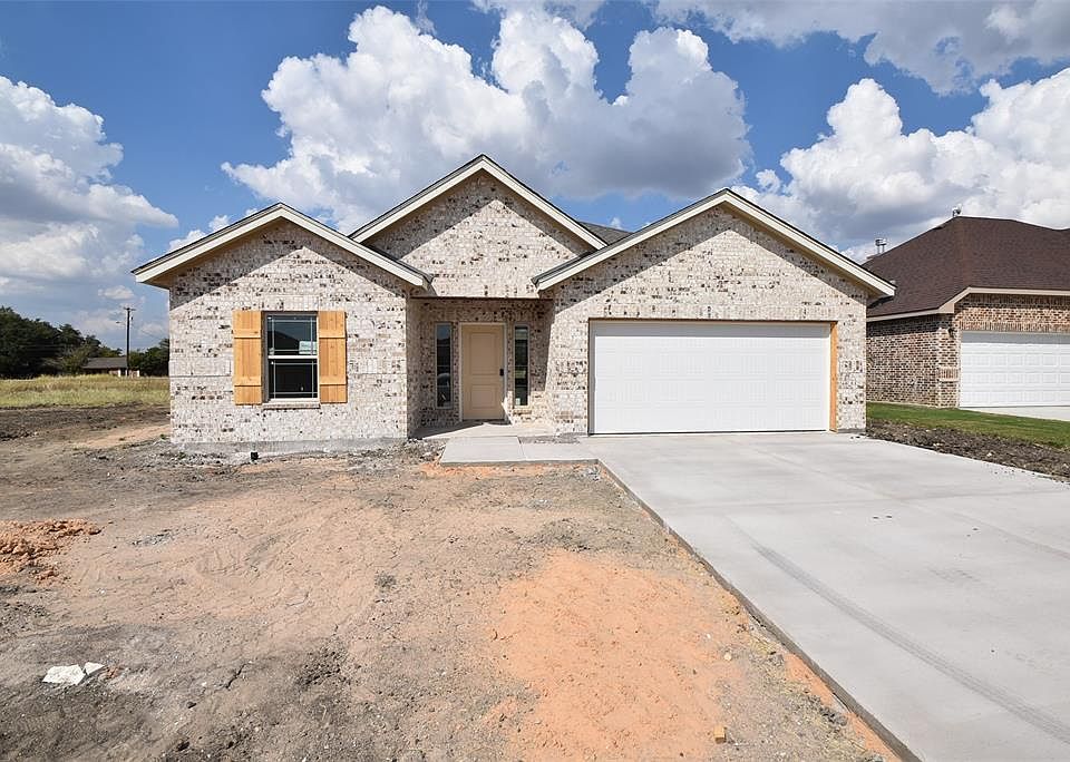1st image of 421 Stoneridge Dr