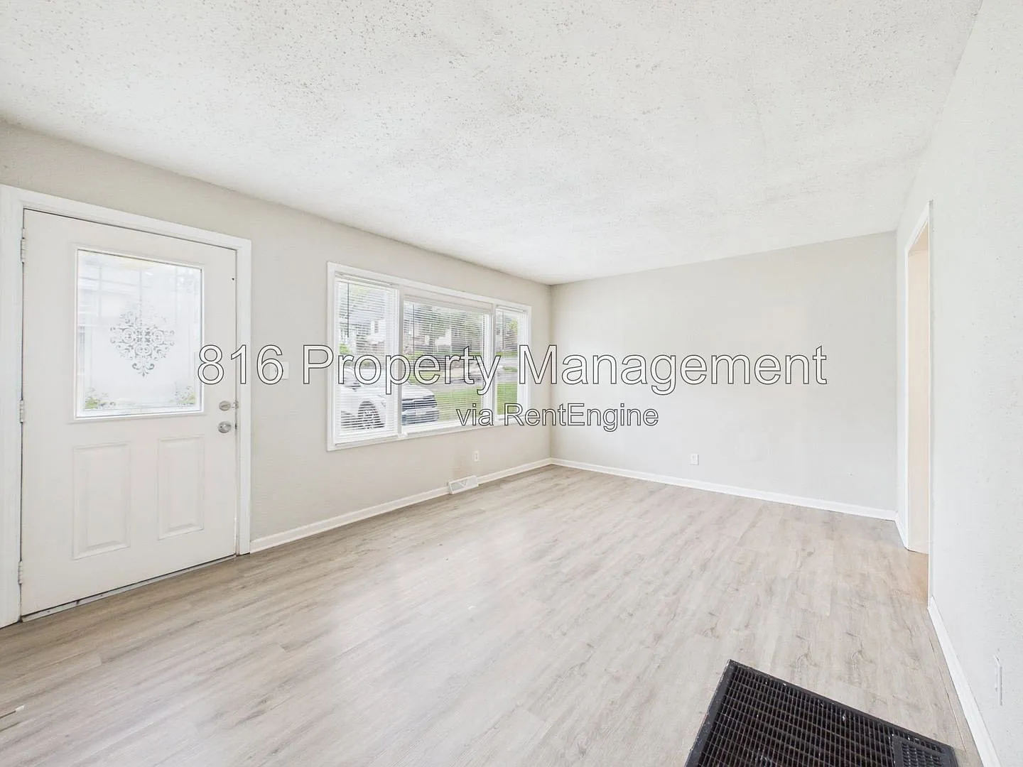2 bed, 1.0 bath, 750 sqft, $1,250 — Photo 2