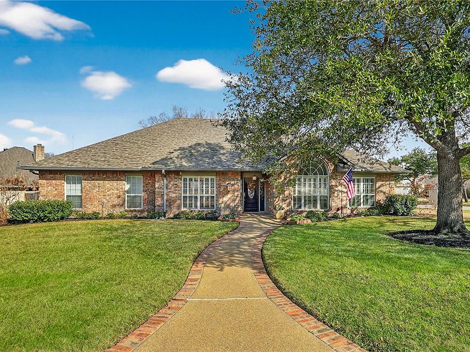 1st image of 207 Hearthstone Cir