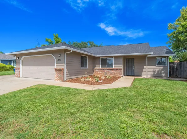 1565 Lacey Ln, Redding, CA 96003