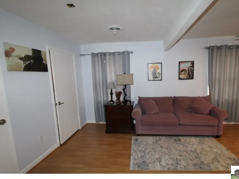 204 Oak St — Photo 6