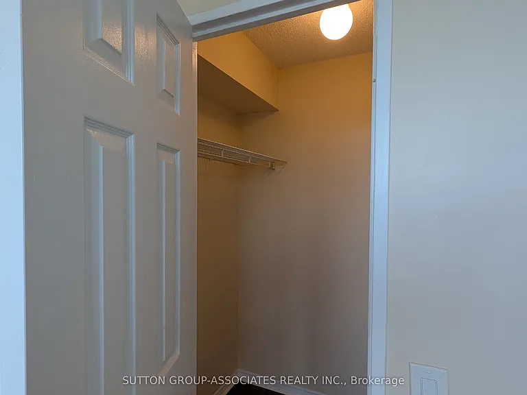 7 Bishop Ave #1808 — Photo 18