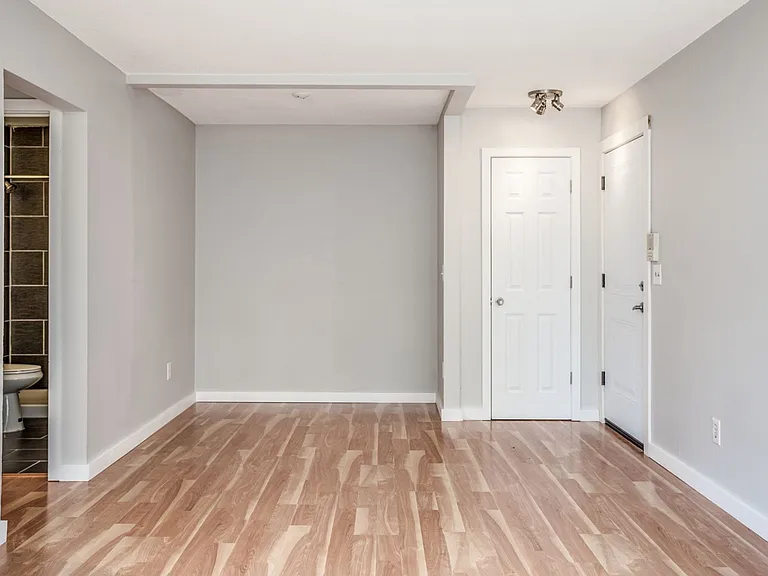 744 Polk St NE — Photo 6
