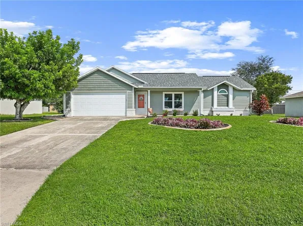 27 NE 9th PL, CAPE CORAL, FL 33909