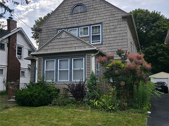 3rd image of 609 Seeley Rd