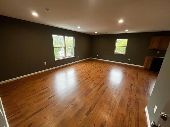 130 College St APT 5, Dayton, TN 37321