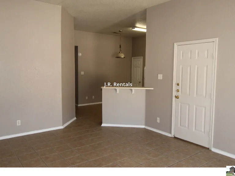 304 Jeff Gordon Dr #A — Photo 2
