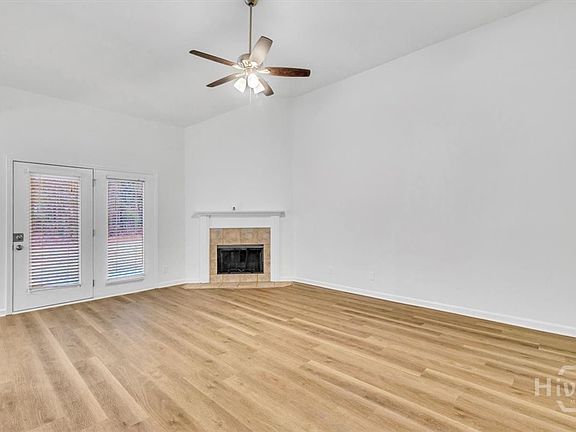 4th image of 263 Silver Brook Circle