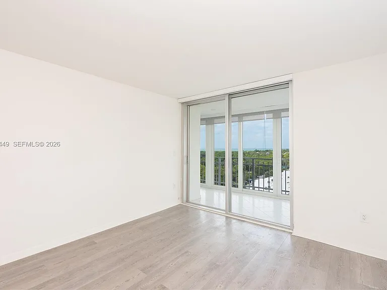 600 Grapetree Dr #8FS — Photo 12