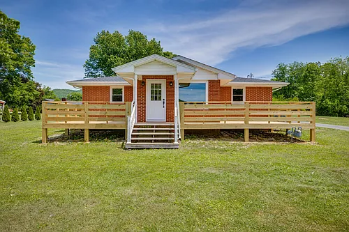 310 Lee Ave Photo 1
