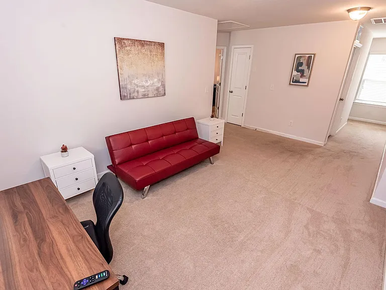 430 Carolyn Ln — Photo 12