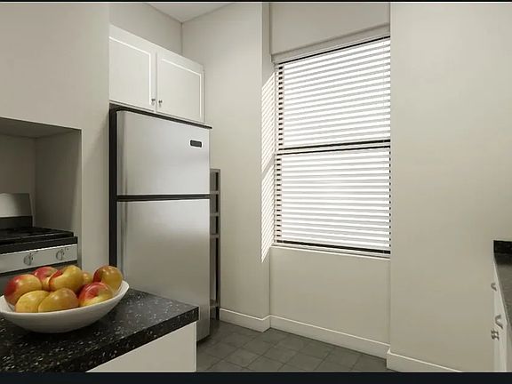 4th image of 650 9th Ave APT 4S