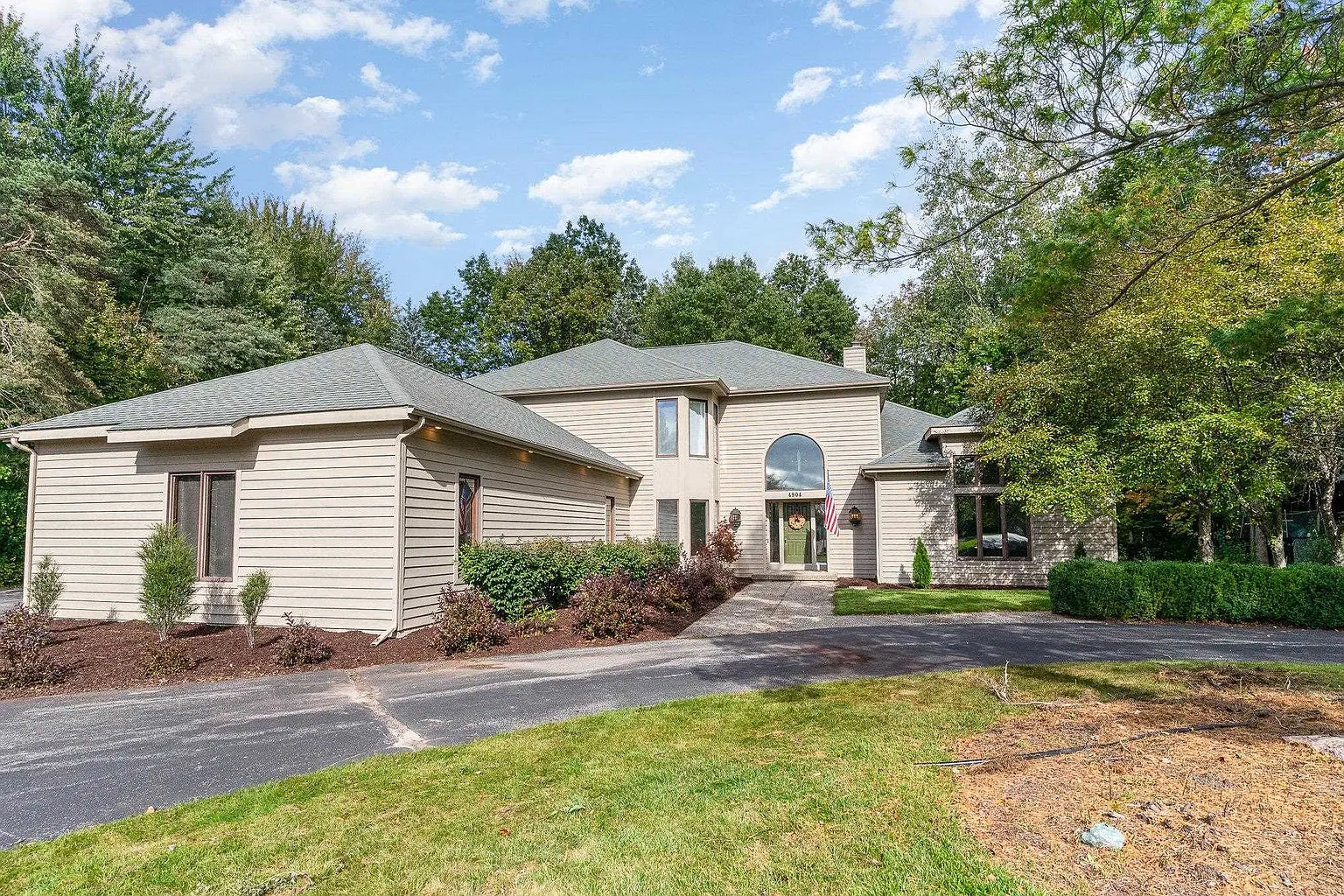 4904 Warblers Way Dr photo 1