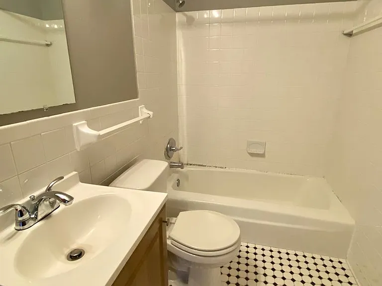 821 Marshall St Ne — Photo 6