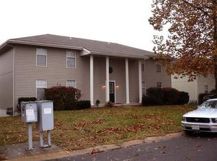 207 NW Barr Rd APT B, Grain Valley, MO 64029