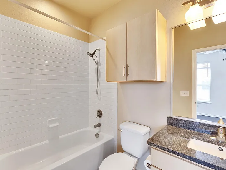 2606 Wilson St #402 — Photo 12