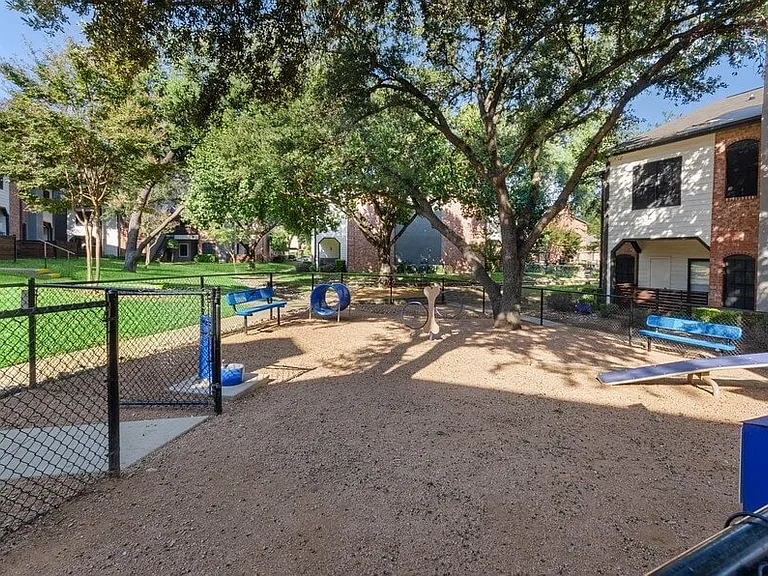 Dallas North Park — Photo 24