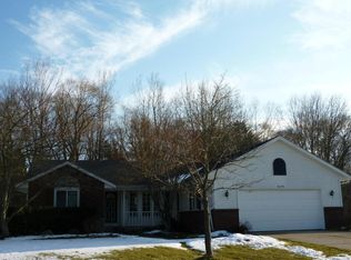 8600 Cedar Lake Dr, Jenison, MI 49428
