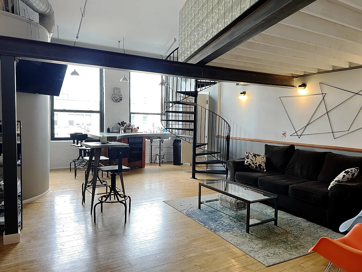 Building Photo - 17 N Elizabeth St #3F