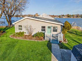 31 Lakeside Ln, Fox Lake, IL