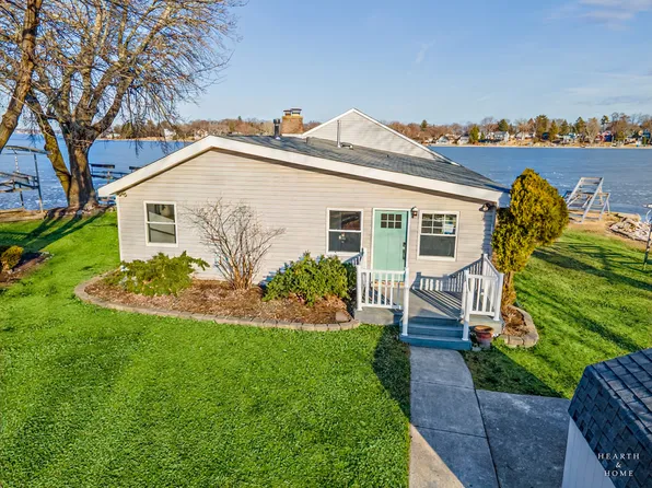 31 Lakeside Ln, Fox Lake, IL 60020