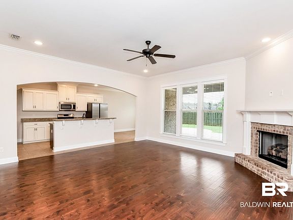 3rd image of 8883 Bainbridge Dr