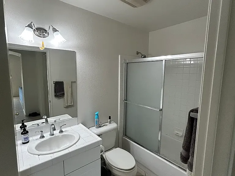 6689 Hollycrest Ct — Photo 14