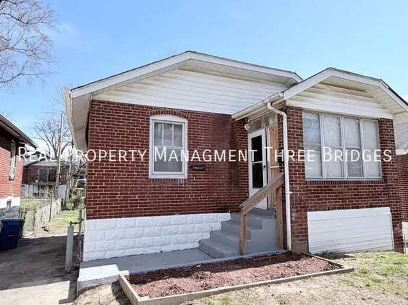 8344 Eton Pl, Saint Louis, MO 63136