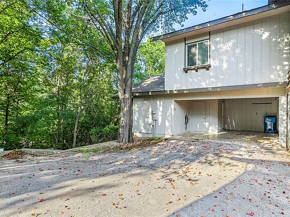3rd image of 55 Fairway Dr