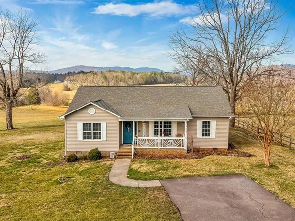 155 Jays Meadow Ln, Purlear, NC 28665