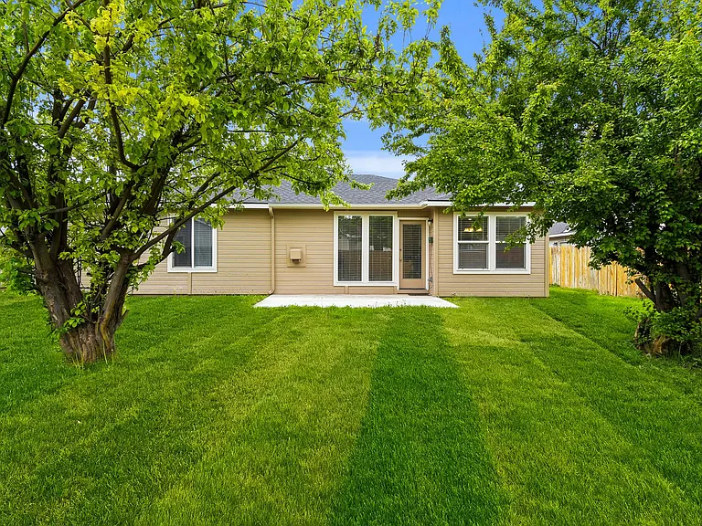 3007 Manchester Dr — Photo 29