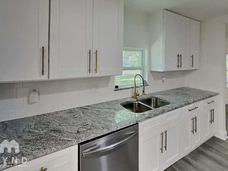 306 Park Blvd — Photo 5