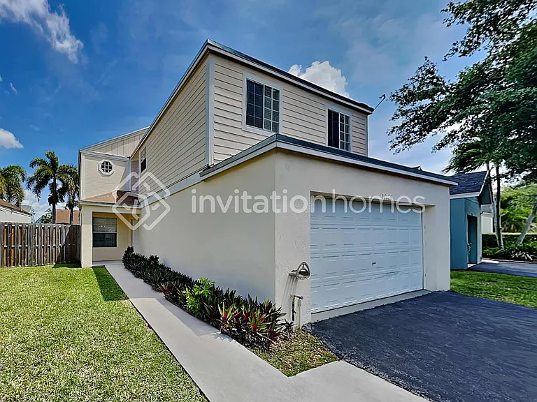 10129 SW 223rd Ter — Photo 1