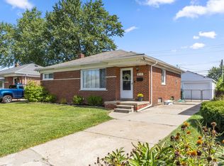 512 N Leona Ave, Garden City, MI 48135