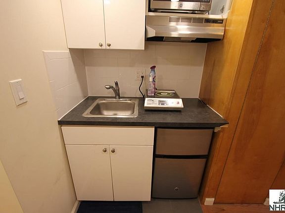 5th image of 351 W 29th St APT 10