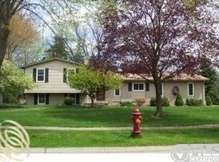 3876 Elizabeth Dr, Troy, MI 48084