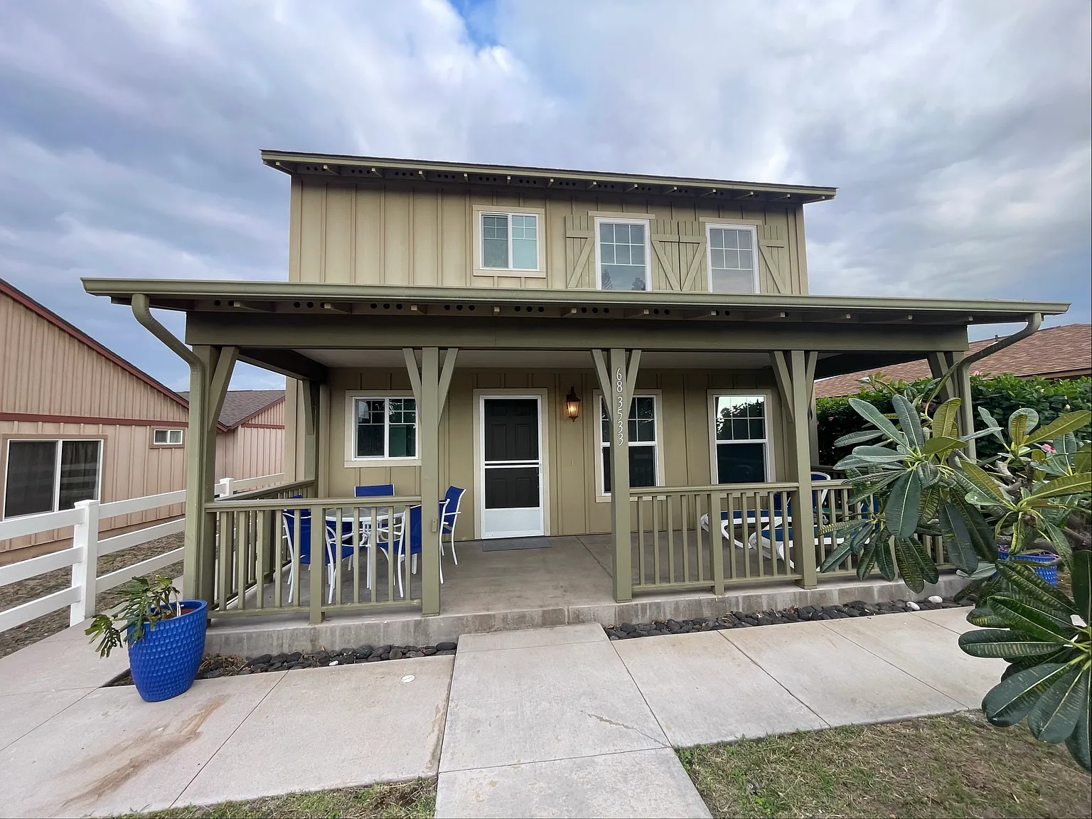 3 bed, 2.5 bath, 1300 sqft, $4,188 — Photo 1