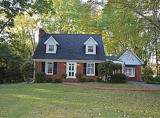 1532 Pine Tree Dr, Charlotte, NC 28270