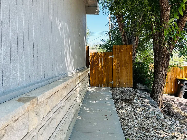 522 W Ramona Ave — Photo 7
