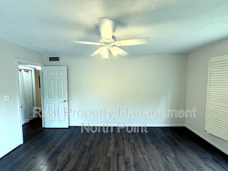 3513 Essex Ave — Photo 15